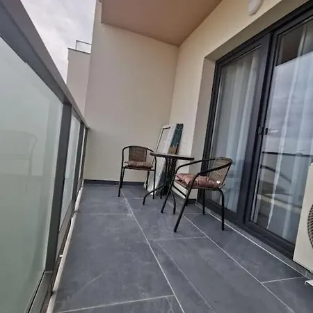 Apartment Cu Doua De Lux *